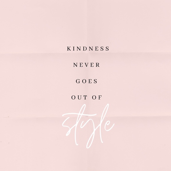 Meet your Posher, Danielle - Picture 2 of 3